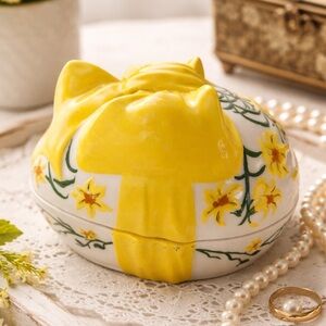 Vintage Hand-Painted Ceramic Trinket Box – Signed EM – Yellow Floral